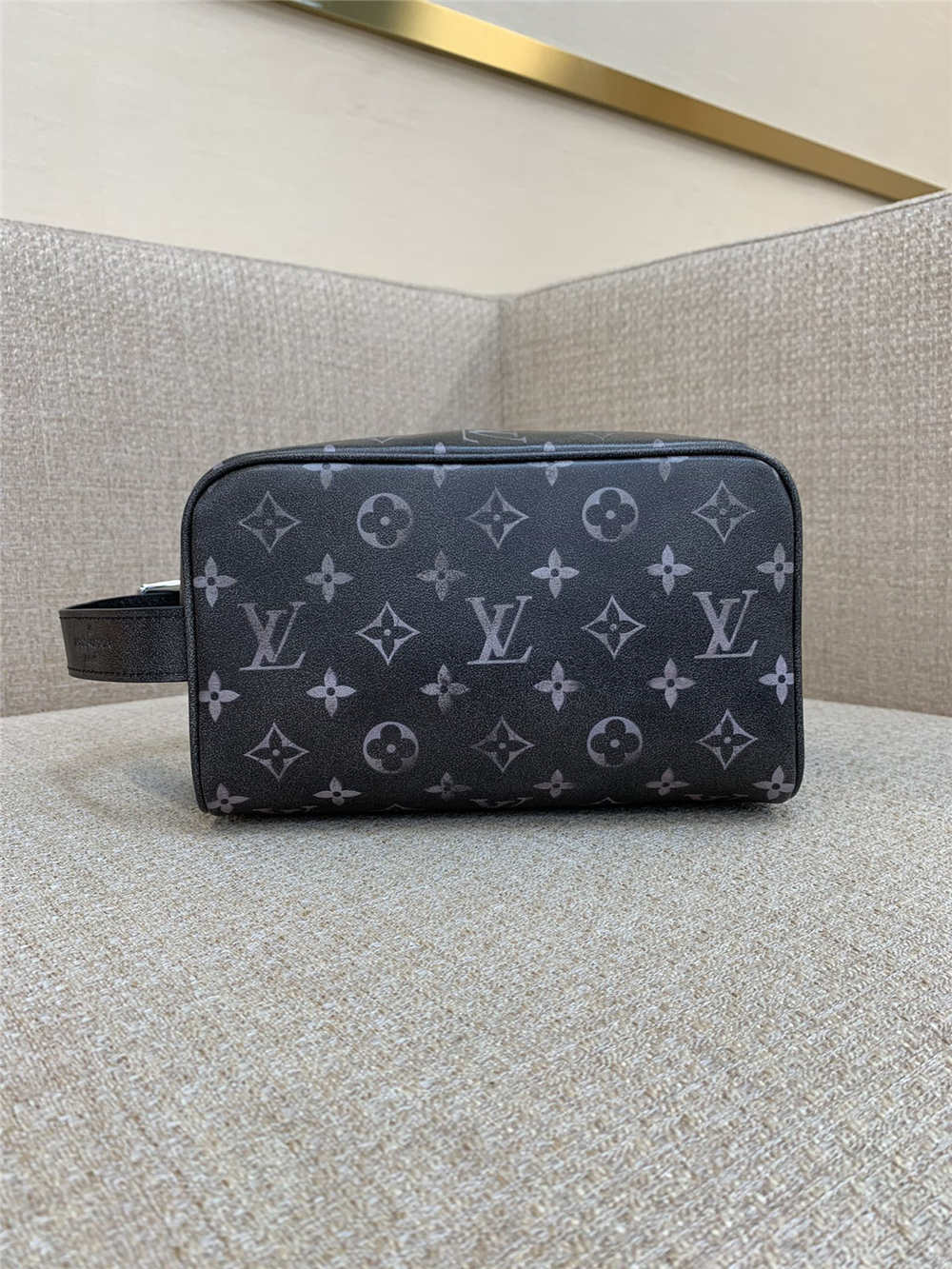 Louis Vuitton LOCKER DOPP KIT  M11670  size：23x13x12cm 2025 new 